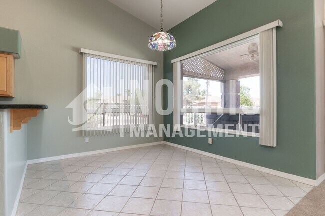 Building Photo - Beautiful Home Located in The Links