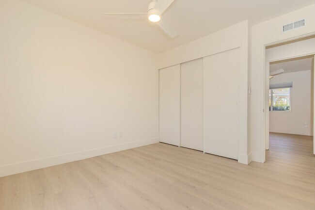 Building Photo - Refreshed Spacious 3 Bed/2 Bath Home in La Mesa!