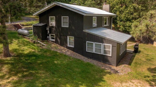 Building Photo - 36722 Birch Dr