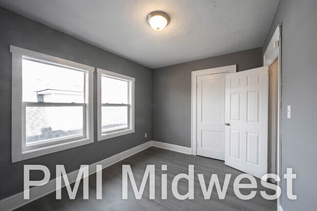 Building Photo - 24 N Euclid Ave