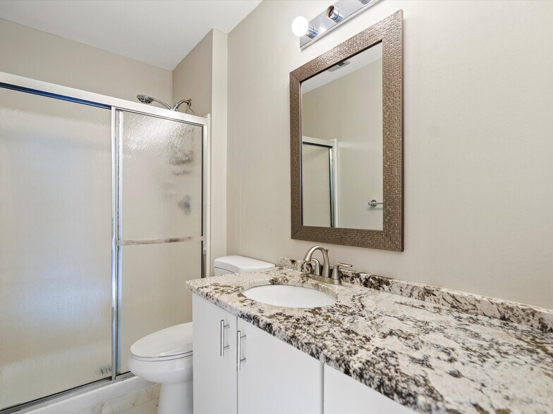 Building Photo - 26656 Farmbrook Villa Dr
