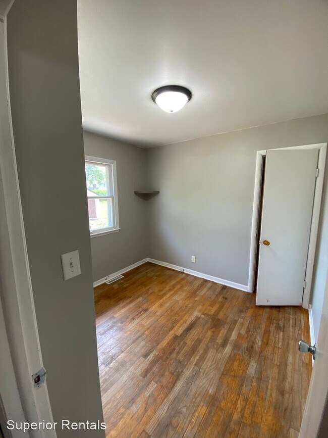 Building Photo - 3 br, 1 bath House - 1004 Oswego Street