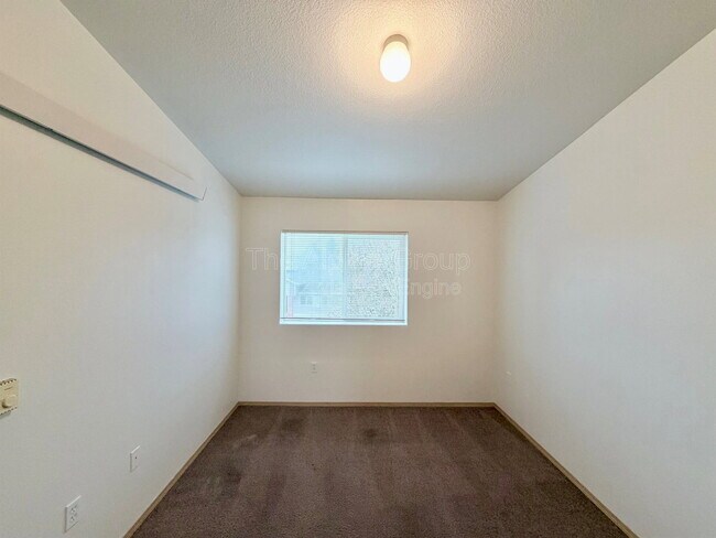 Building Photo - 10020 SW 125th Ave