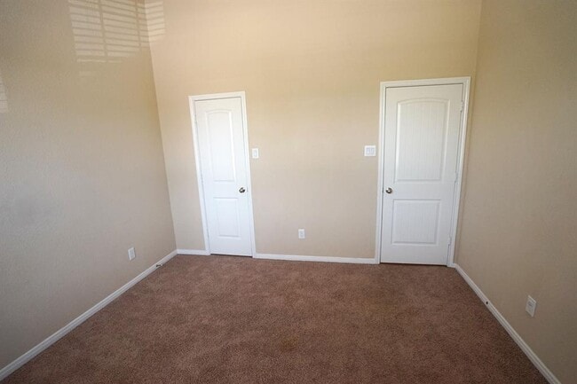 Building Photo - 1067 Cedar Lake Ct