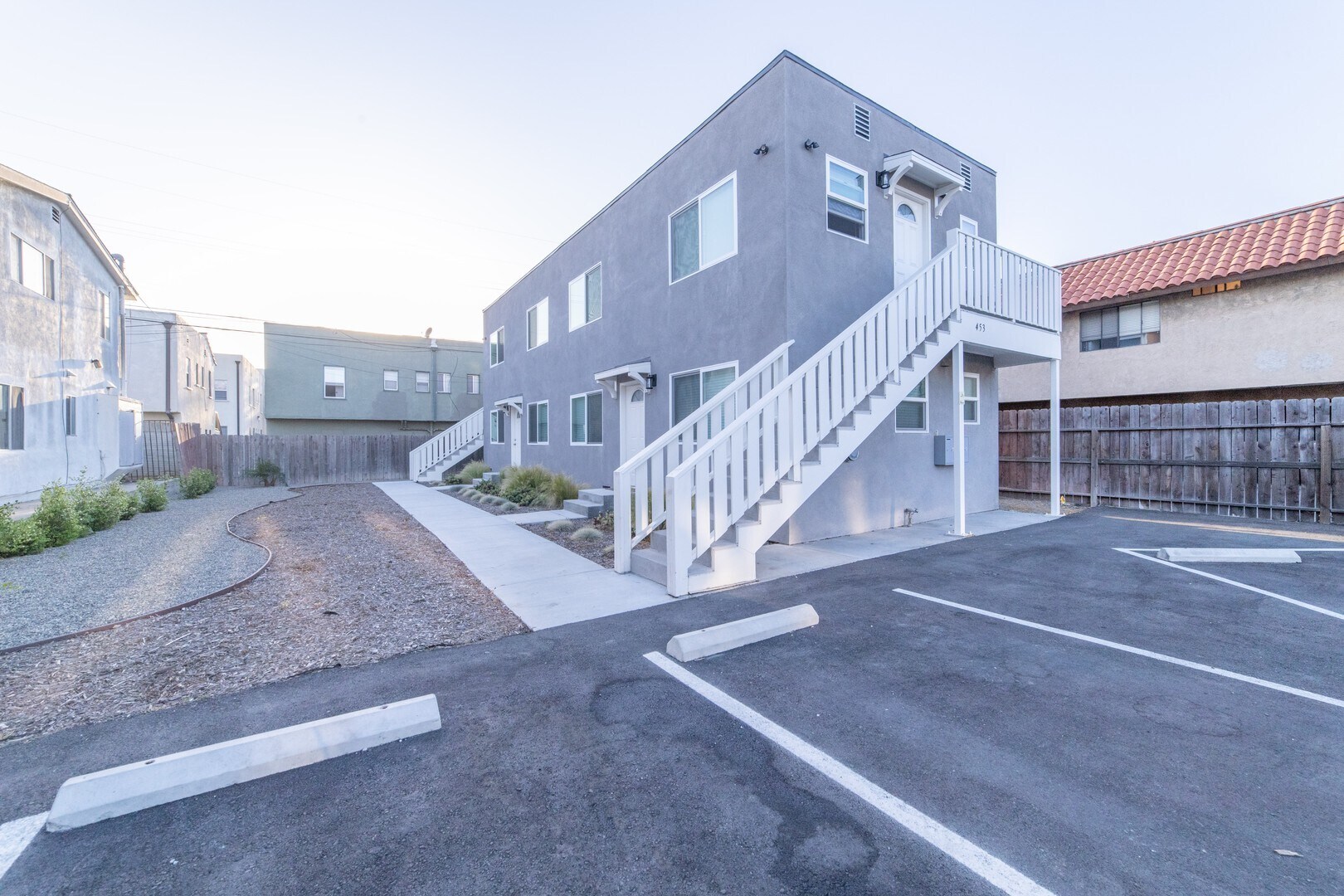 Building Photo - 453 Gaviota Ave