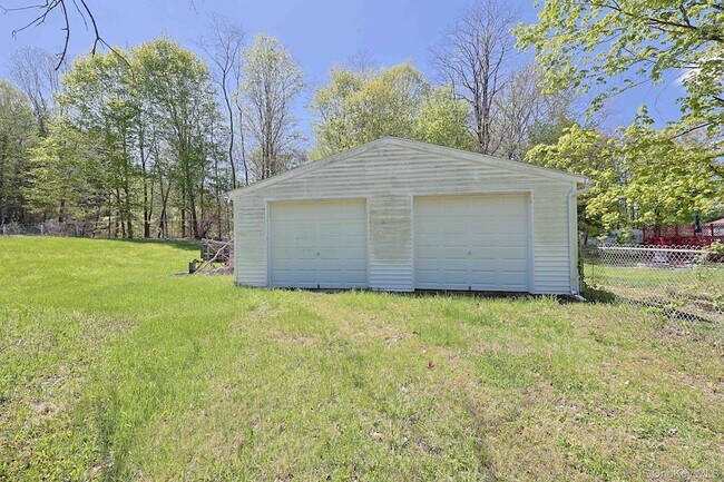 Building Photo - 1604 NY-9G