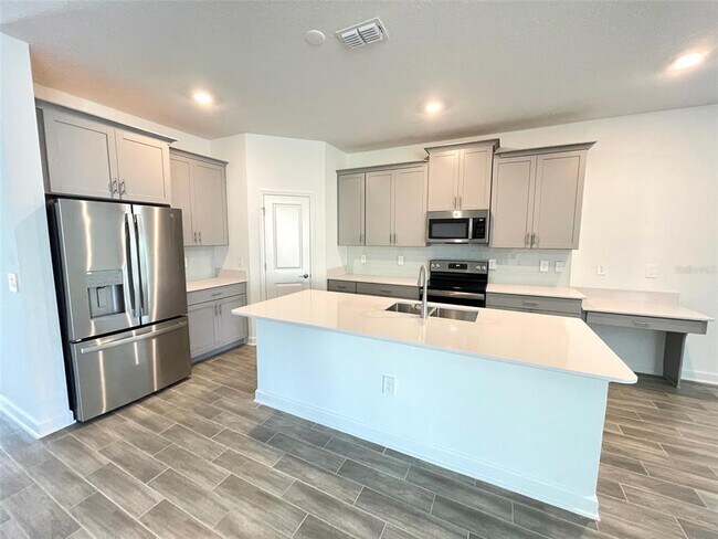 Building Photo - 11432 Rhyme Ave