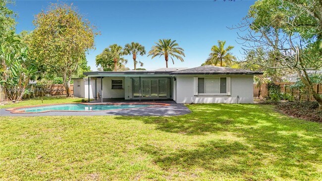 Building Photo - 4330 SW 7th St