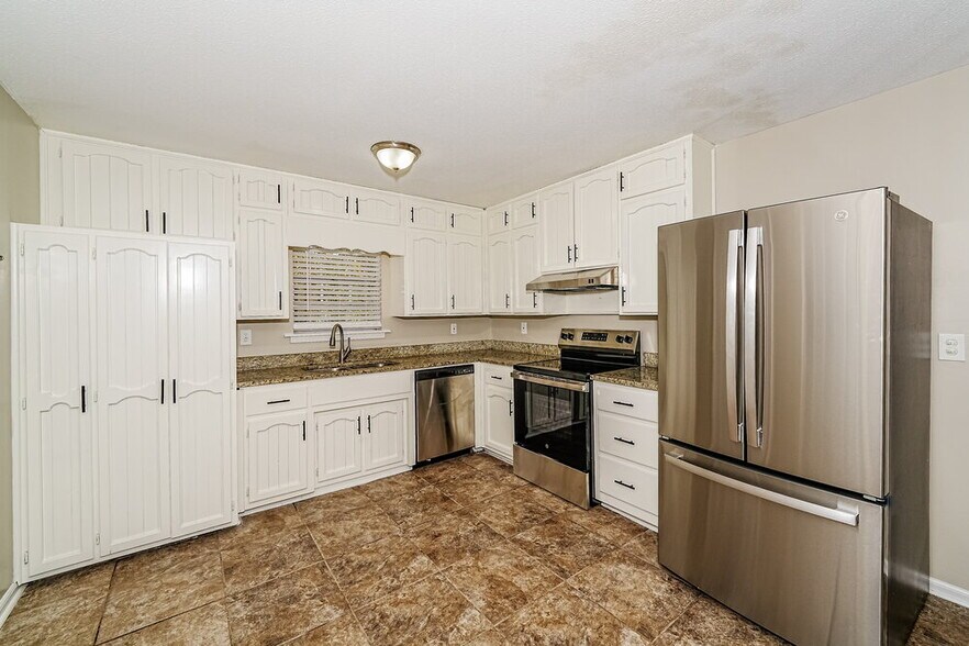 Building Photo - 1416 Maralyn Dr