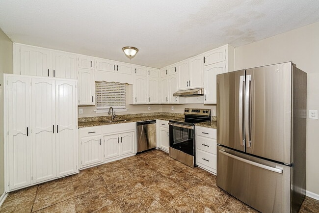 Building Photo - 1416 Maralyn Dr