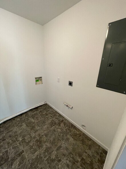Building Photo - 3812 Chancery Pl