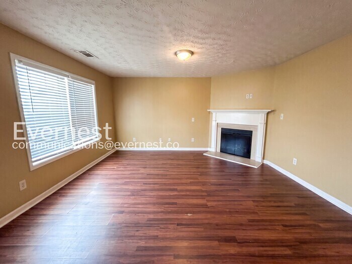 Building Photo - 1403 Little Creek Dr
