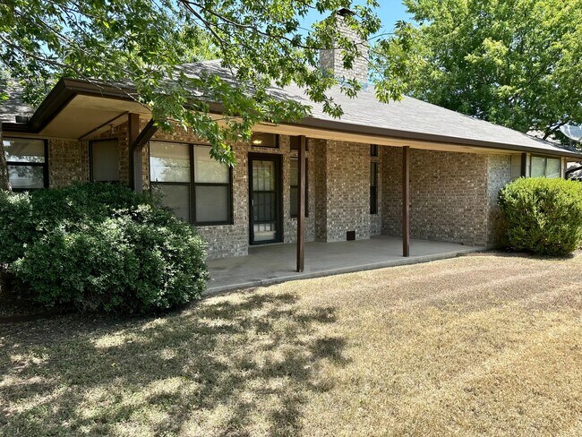 Building Photo - 4914 Peppermill Hollow - Call LONGHORN PRO...