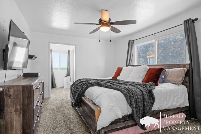 Building Photo - Charming Country Home on 2 Acres | 5 Bed | 3 Bath | Blackfoot, ID