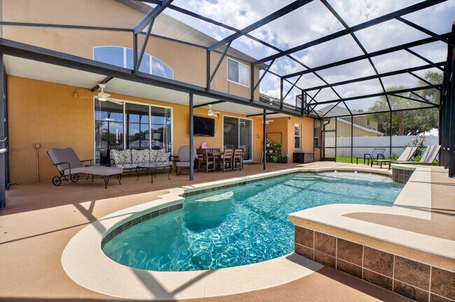 Building Photo - 353 Lake Amberleigh Dr