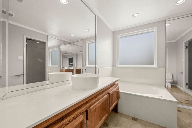 Building Photo - Available NOW!!!! This 3 bedroom, 2 bath, 2 car garage home has no carpet. All flooring is LVP an...