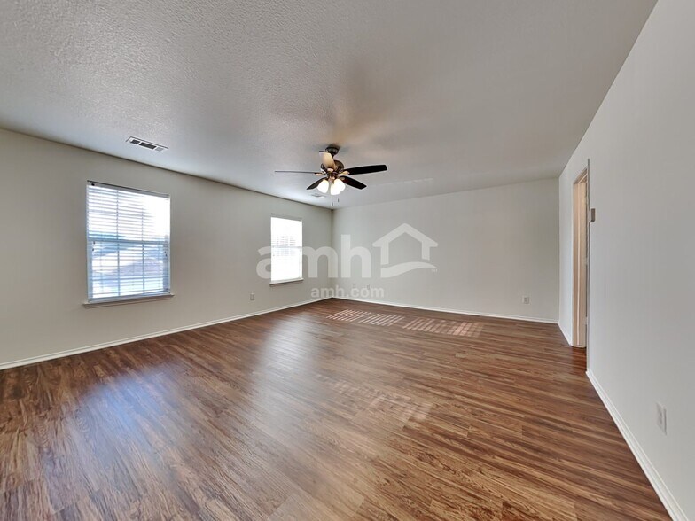 Building Photo - 13209 Ridgepointe Rd