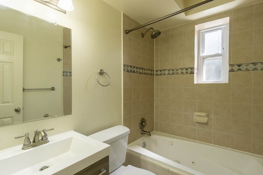 Building Photo - 1310 Congress St SE