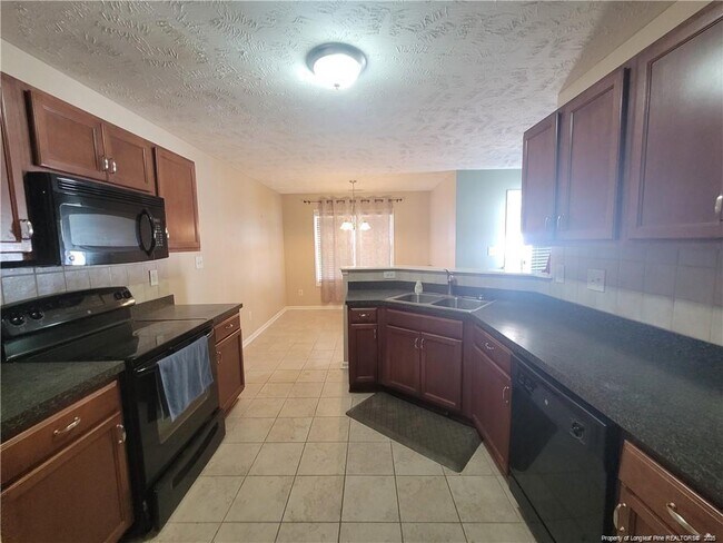 Building Photo - 3608 Crosswinds Dr