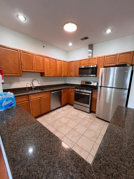 Building Photo - 933 Del Negro Ct