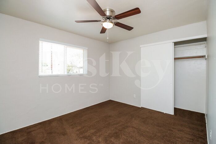 Building Photo - 5719 N 23rd Ave