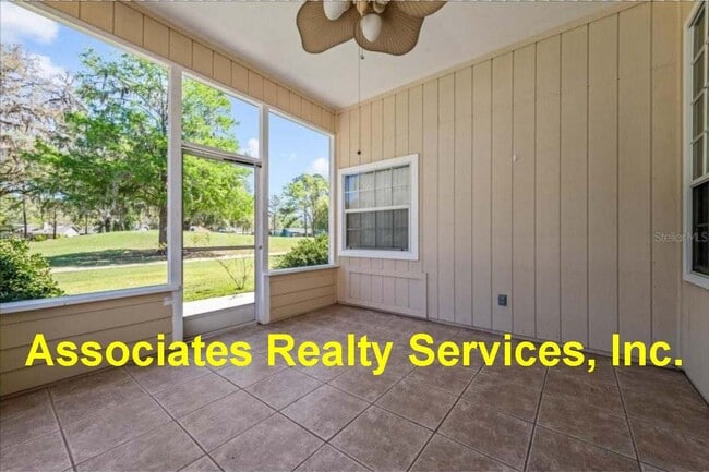 Building Photo - Turkey Creek-Three Bedroom - Two Bath 1560 sf