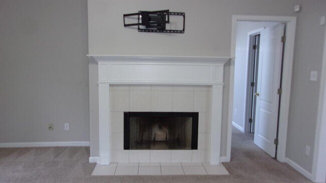 Building Photo - 826 Bluegrass Dr