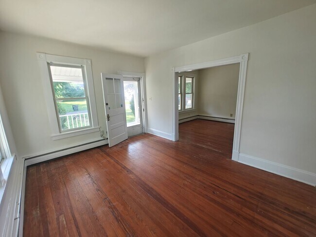 Building Photo - Three bedroom home in Midlothian