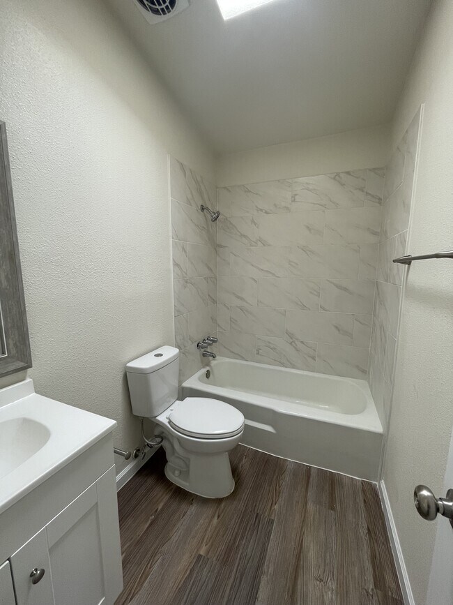 Building Photo - 312 Graphite Dr