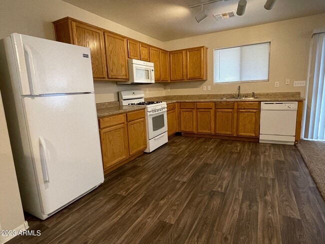 Building Photo - 44777 Balboa Dr