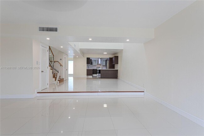 Building Photo - 231 Poinciana Island Dr