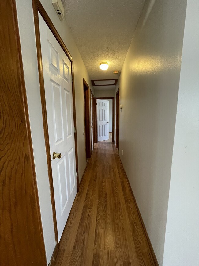 Building Photo - 131 Bellmont Dr