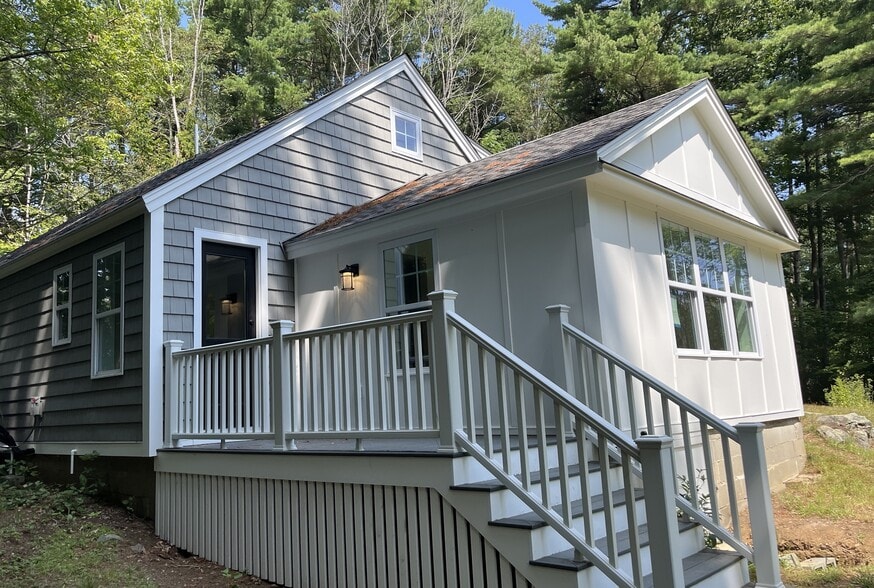 Front deck - 175 Whipple Rd