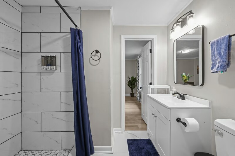 Building Photo - 105 McGill Ave NW