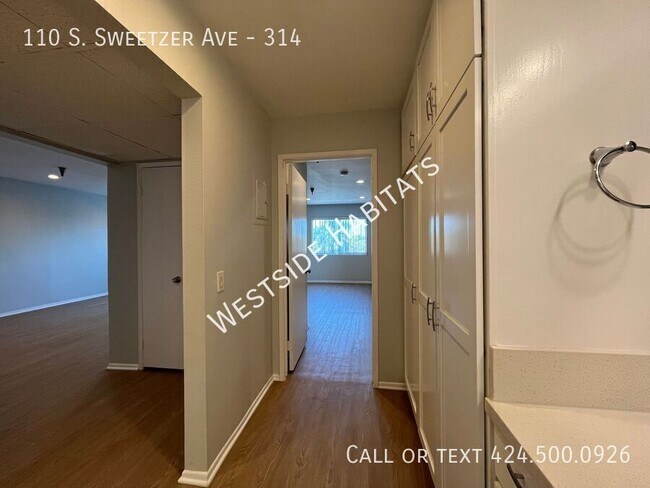 Building Photo - 110 Sweetzer Ave