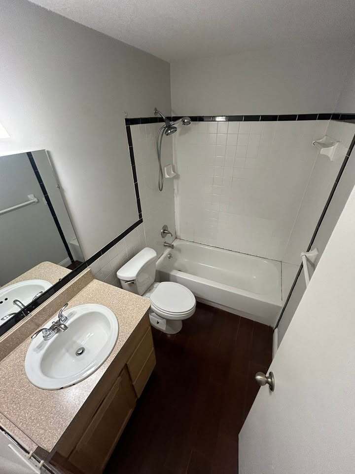 Building Photo - 1307 Honeytree Ln W