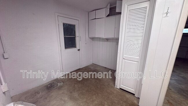 Building Photo - 105 N Edinburgh Dr
