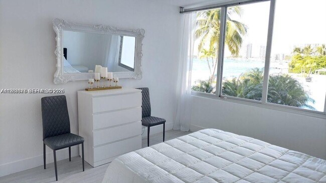 Building Photo - 1000 West Ave