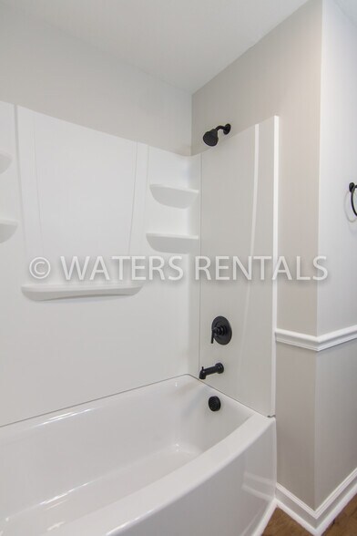 Master Bath - 156 Soren Ln