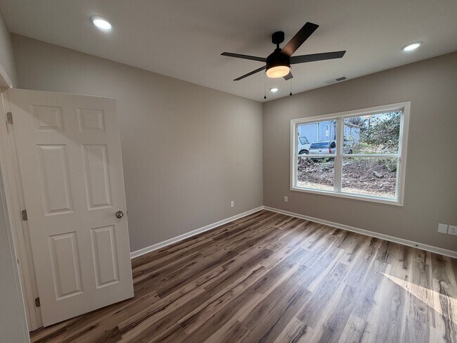 Building Photo - Brand New Build 3 Bed 2 Bath Home In Columbia