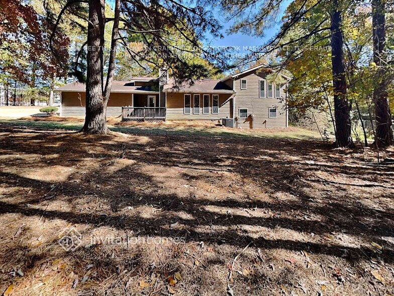 Building Photo - 1410 Pilgrim Way