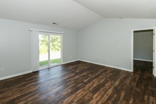 Building Photo - 3 Bedroom in Warren Township