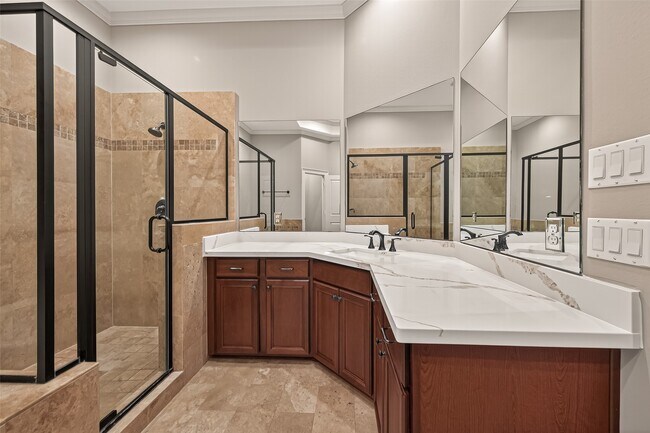 Building Photo - 232 Detering St