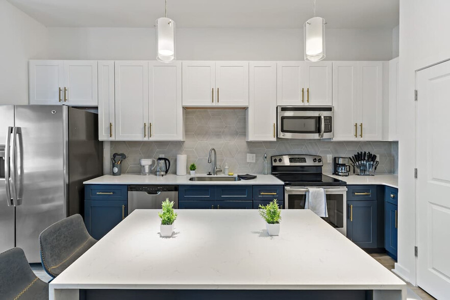 Building Photo - 205 S Kings Dr