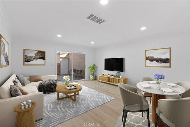 Building Photo - 2 Bedroom Townhome in San Marcos