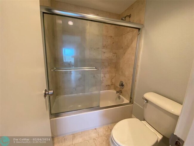 Building Photo - 6000 N Ocean Blvd