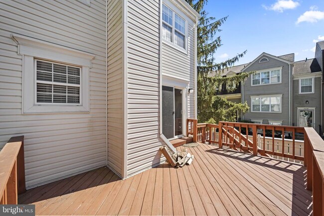 Building Photo - 2362 Hunters Square Ct