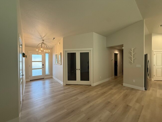 Building Photo - 10506 Silverbright Dr