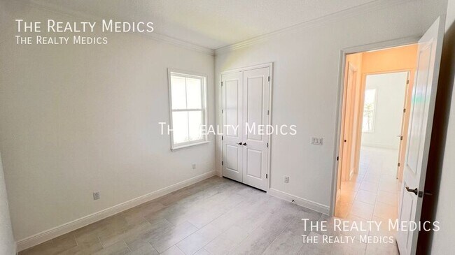 Building Photo - 1440 Nandina Cir