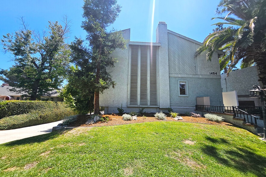 Building Photo - 1454 E Orange Grove Blvd